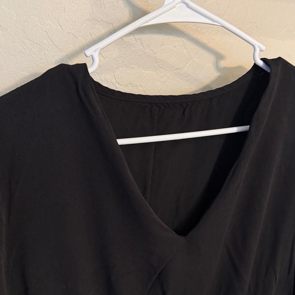 Flowy Black Dress - Picture 2 of 6
